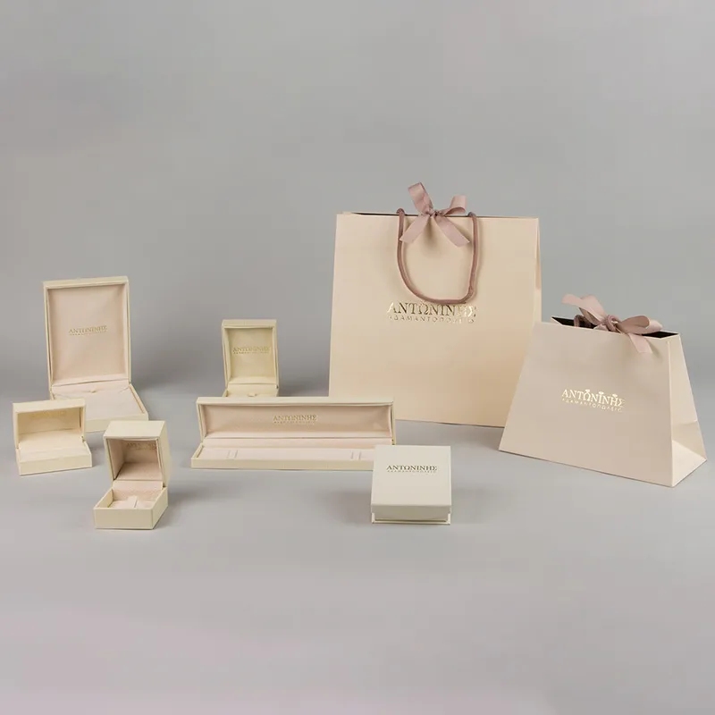 velvet velvet jewelry box.jpg
