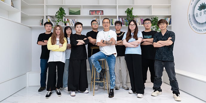 INTEGRATEING PACKAGING DESIGN TEAMS FROM BOTH DOMESTIC AND INTERNATIONAL MARKETS