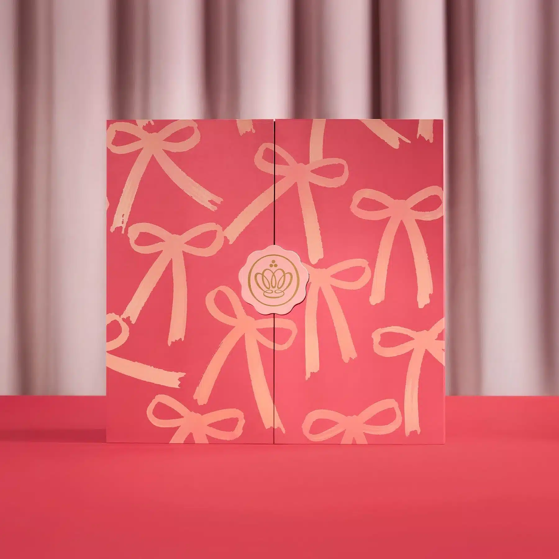 Glossybox — Beauty Wrapped Advent Calendar packaging view 2
