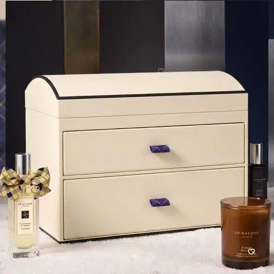 Jo Malone London — Christmas Kist Advent Calendar packaging view 1